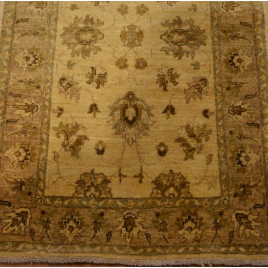 1735 – Contemporary Hallway Rug – Usak / Turkey