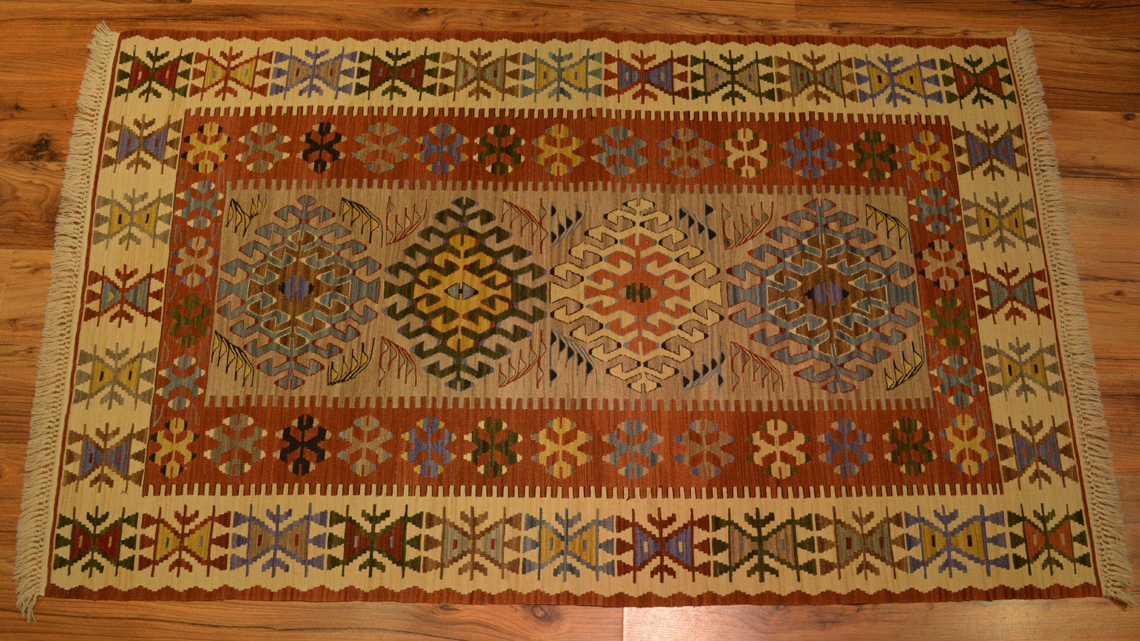 Carpet and Kilim Hilmi's Rug Strore